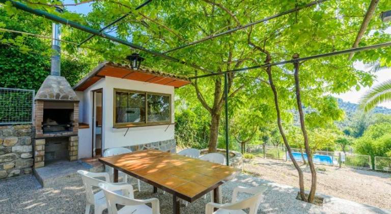 Vacation home with garden, private pool & terrace | Pet-friendly — photo 5