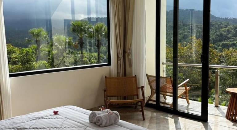 Villa with jacuzzi, terrace & private pool | Perfect for remote work | Pet-friendly — photo 2
