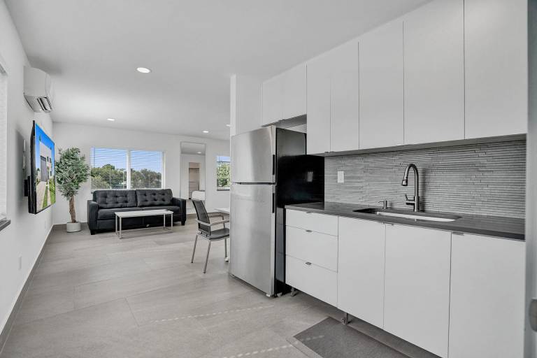 Unique Retreat - Unit B: Homey First-floor Haven — photo 3
