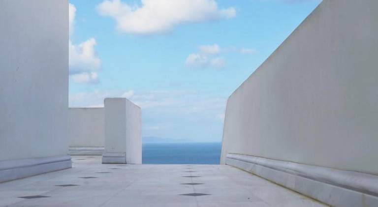 Vacation home with terrace in Santorini