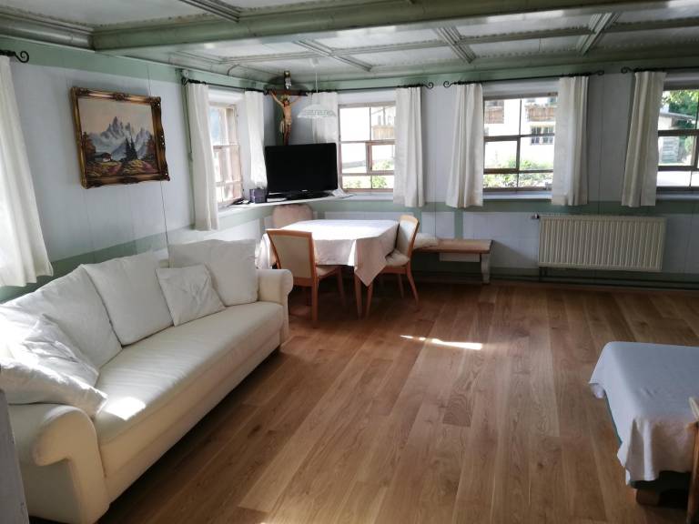 Ferienhaus mit Hund in Holzgau für max. 5 Personen Ferienhaus mit Hund in Holzgau für max. 5 Personen