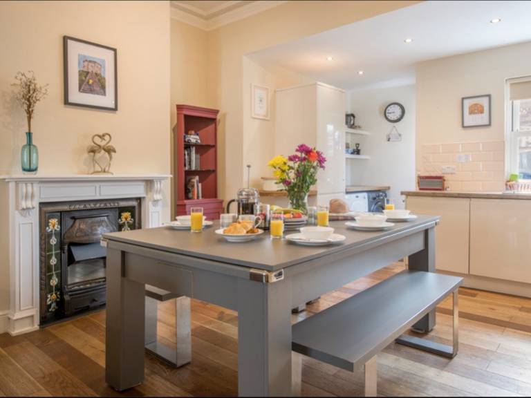 Family-oriented cottage with garden | Next to Shambles | River view | Pets allowed — photo 5