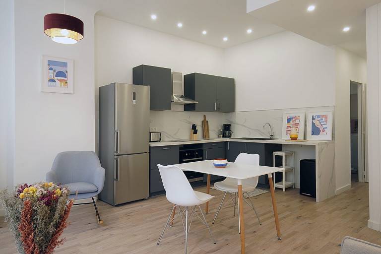 Beautiful cocoon 54 m² for 4 near the Old Port — photo 5