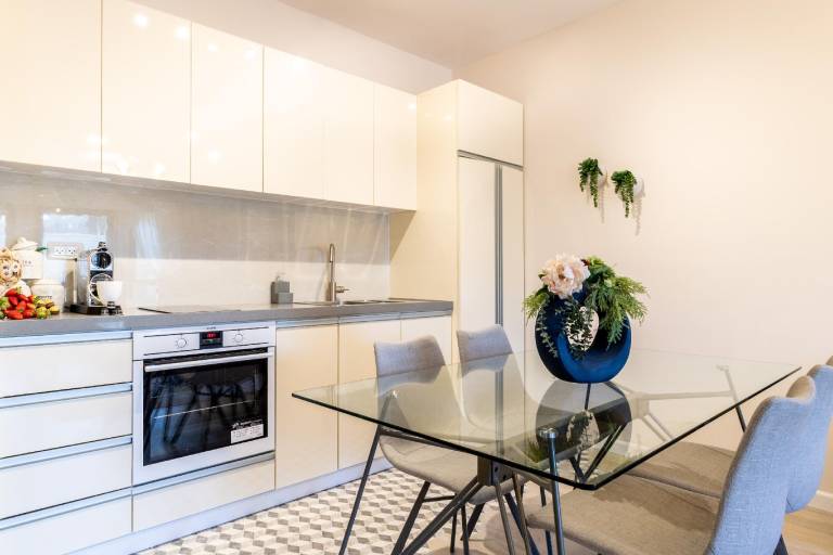 Lovely holiday apartment with jacuzzi | Close to Church of the Holy Sepulchre | Perfect for remote work | Pets allowed — photo 5