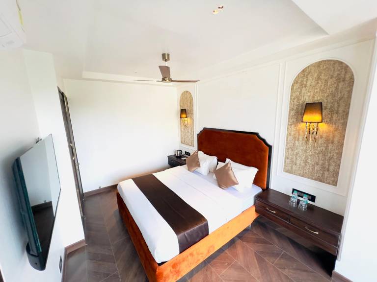White Pearl Hotel Colaba