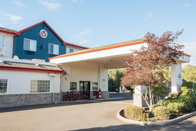 Red Lion Inn & Suites McMinnville in McMinnville, OR