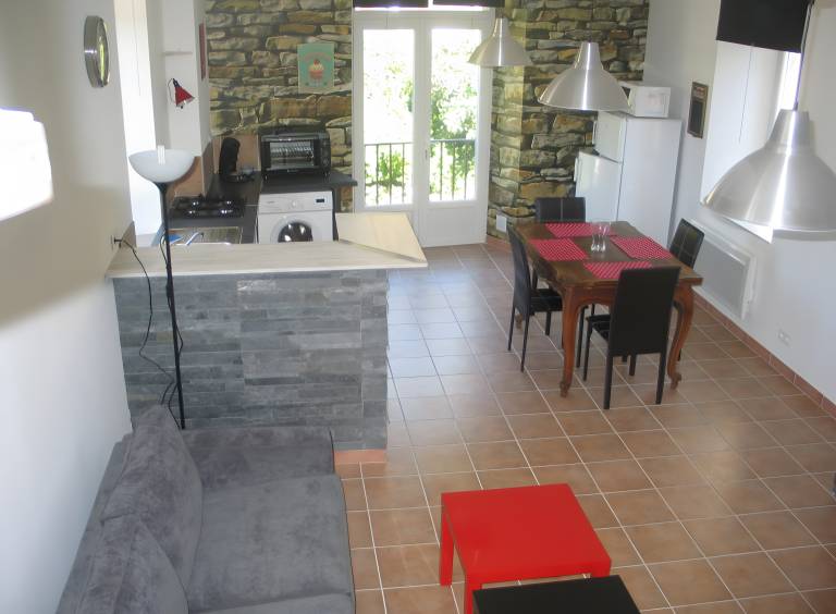 Fully equipped beautiful holiday apartment with garden, hot tub & pool | Mountain view | Pet-friendly — photo 4