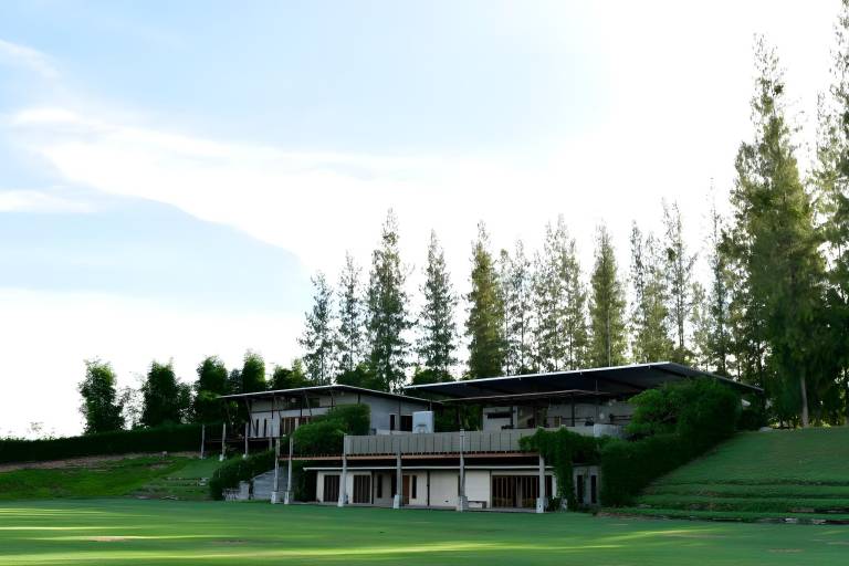 Farm with pool, terrace & garden in Sattahip