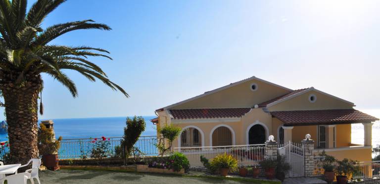 Child-friendly beautiful holiday apartment with yard, grill & pool | Nature view | Beach nearby | Pets allowed — photo 4