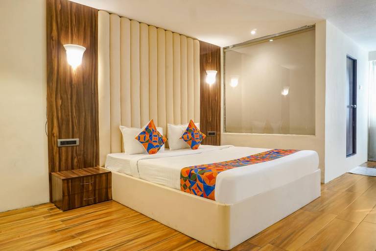 FabHotel Dreams Inn Hadapsar