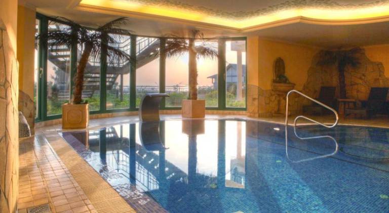 SEETELHOTEL Ostseeresidenz Bansin mit Pool und unmittelbarer Strandnahe — photo 2