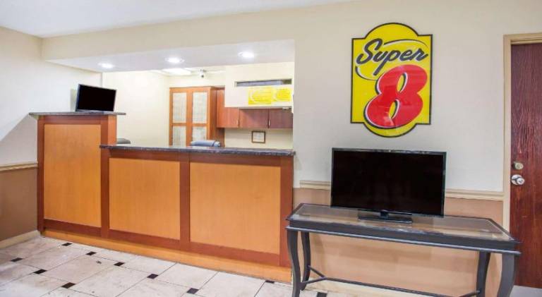 Super 8 By Wyndham Harrisonburg — photo 4
