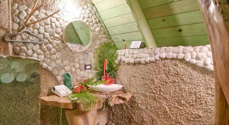 Family-friendly lovely serviced apartment with pool, yard & patio | Pet-friendly — photo 2