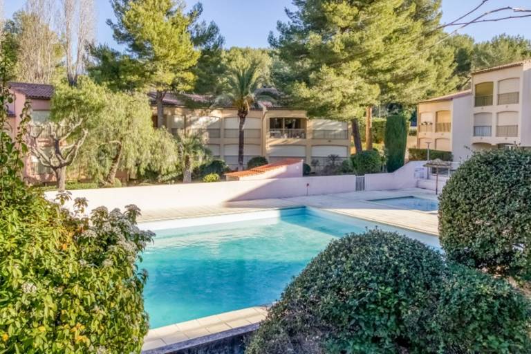 Flat With Swimming Pool Near The Beach — photo 4