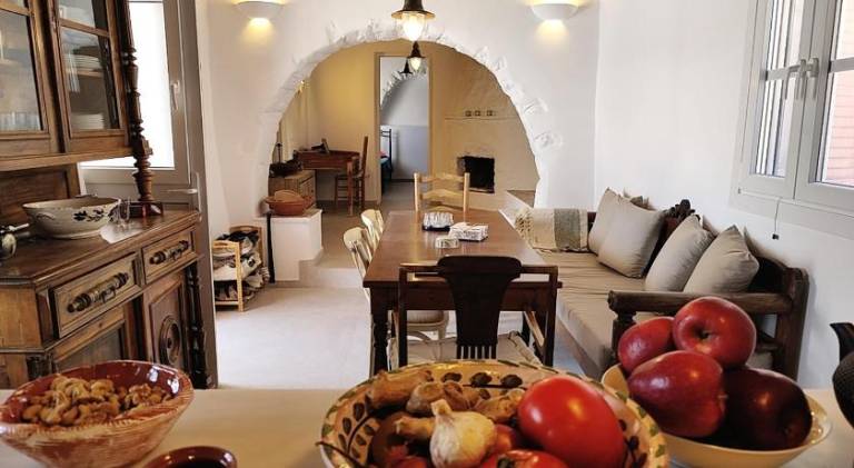 House with garden & patio in Mykonos