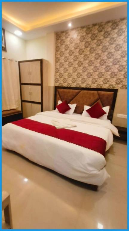 Goroomgo Prakash Residency Gadowalia Varanasi - Lift and Wifi Facility — photo 2
