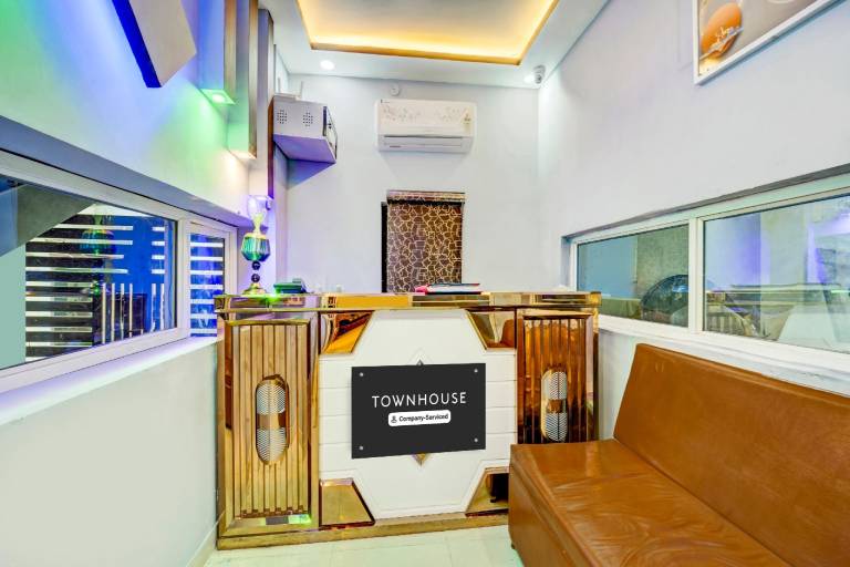 Super Townhouse Anisabad Near Mahavir Sansthan — photo 3