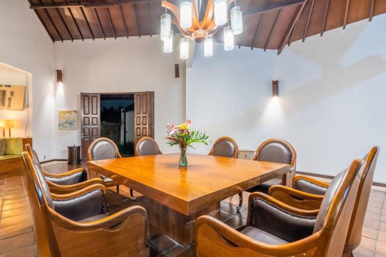 Villa with private pool, garden & patio — photo 5