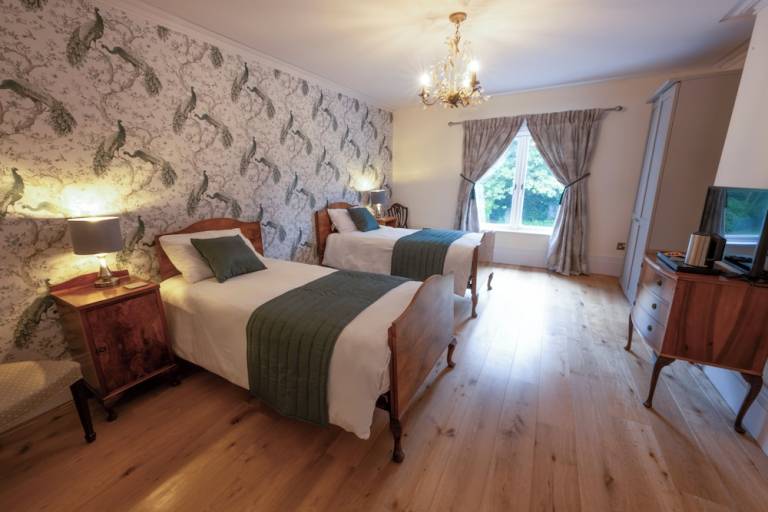 Bed and breakfast  Crawley Down