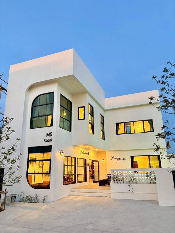 Villa with private pool & barbeque | Pets are welcome in Chonburi