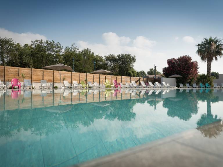 House with yard, pool & patio — photo 3
