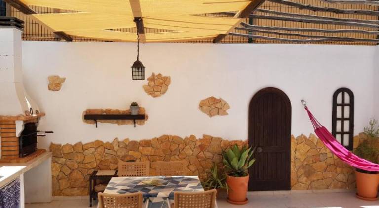 Fully equipped lovely apartment with patio & BBQ | Perfect for remote work | Pets are welcome in Olhao
