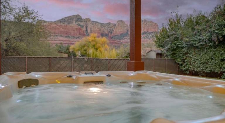 Sedona Sunrise by AvantStay Majestic Red Rocks Views~Walk to Jordan Trailhead~Peloton Bike~Hot Tub~W — photo 5