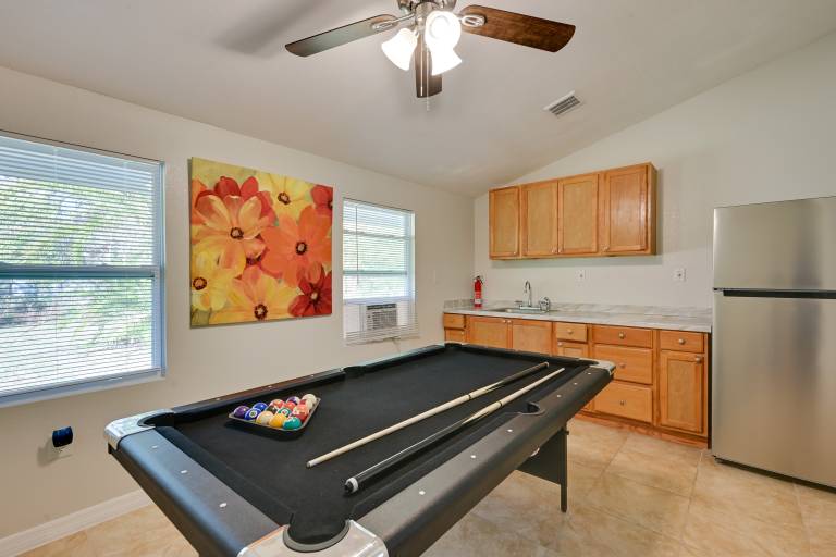 7 Mi to Busch Gardens! Family & Pet-Friendly Home — photo 2