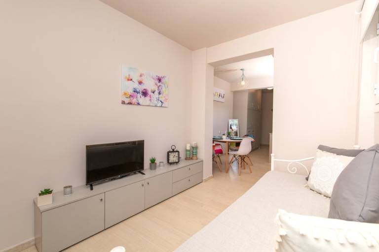 Rental apartment with fast internet & patio | Garden view | Perfect for remote work — photo 2