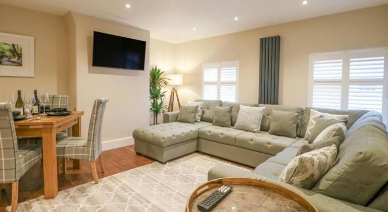 Holiday apartment with patio | Pet-friendly in Ashbourne