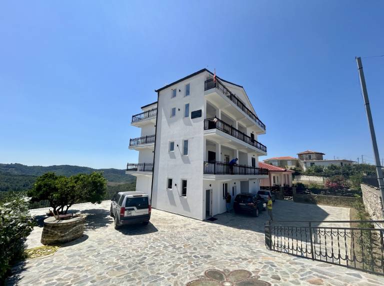 Rental apartment with patio | Perfect for remote work in Durrës