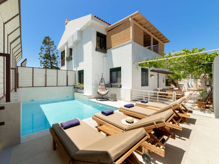 House with patio, barbeque & yard — photo 4