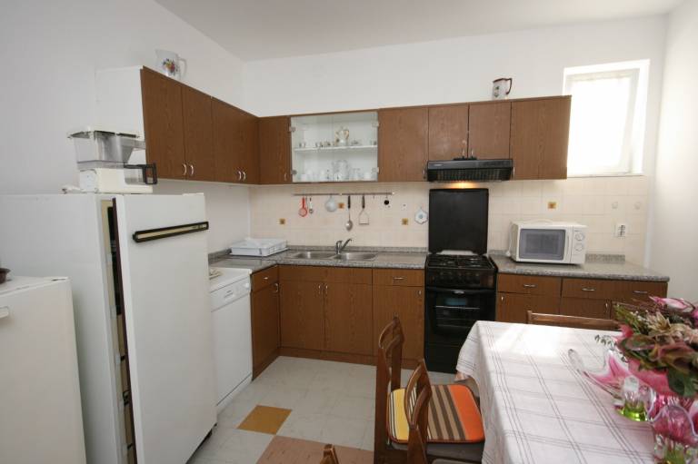 Three bedroom apartment near beach Stara Novalja, Pag (A-6301-a) — photo 5