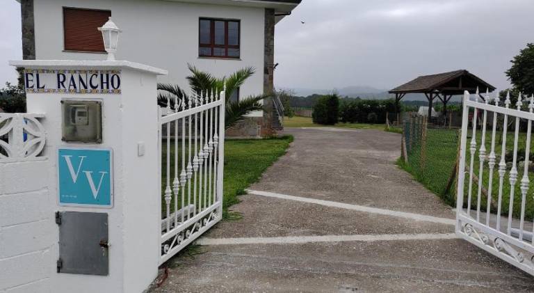 House with jacuzzi in Valdes