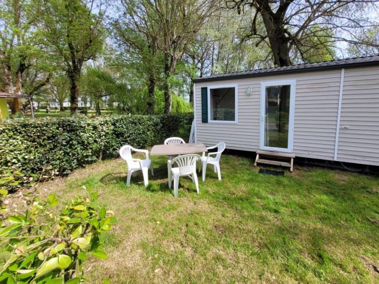 Charming mobile home with pool | Pet-friendly — photo 4