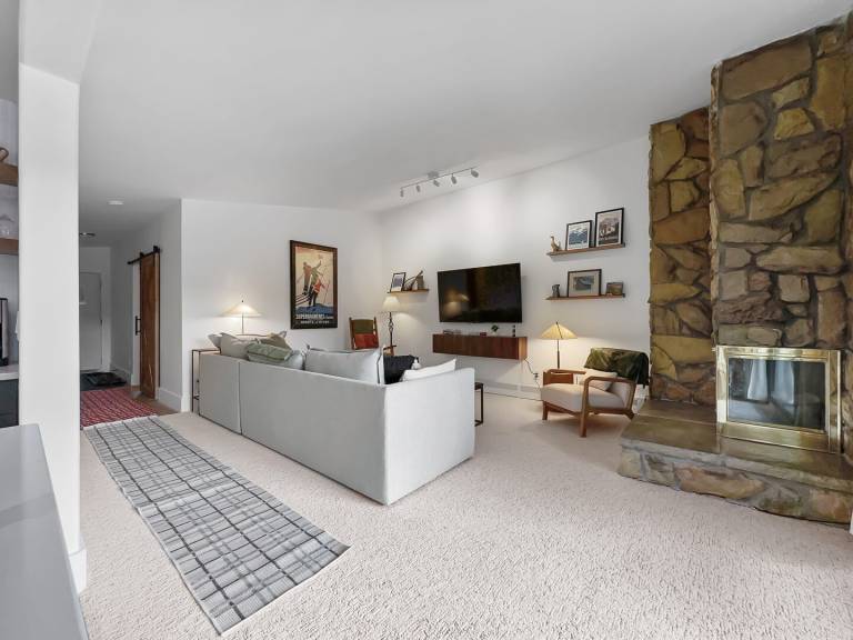 Children-friendly condo | Pets are welcome — photo 2