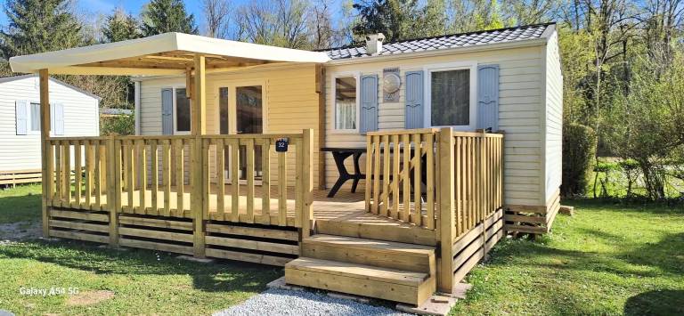 Mobil-home Leval