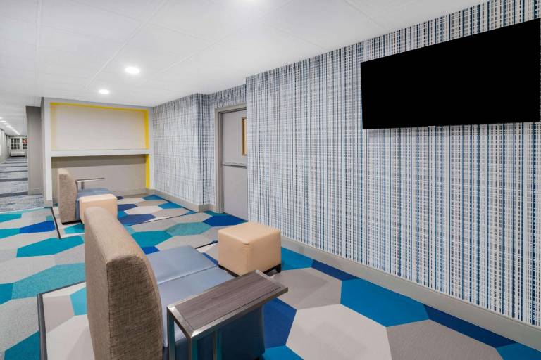 Microtel Inn & Suites by Wyndham Athens — photo 3