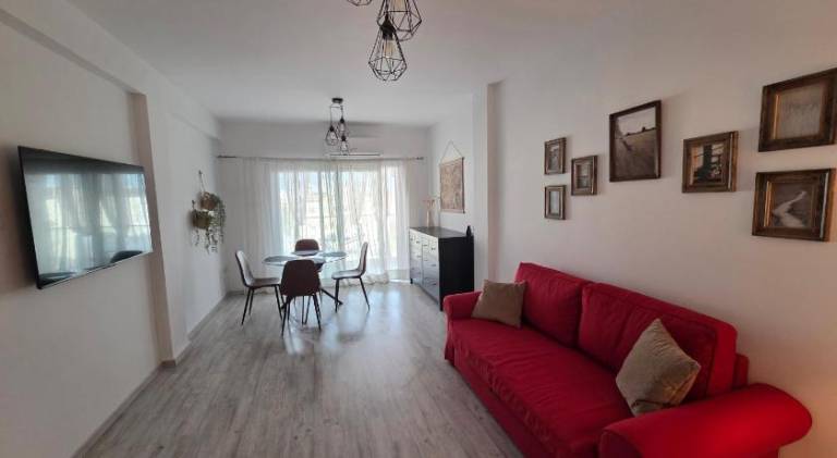 Apartment with patio — photo 2