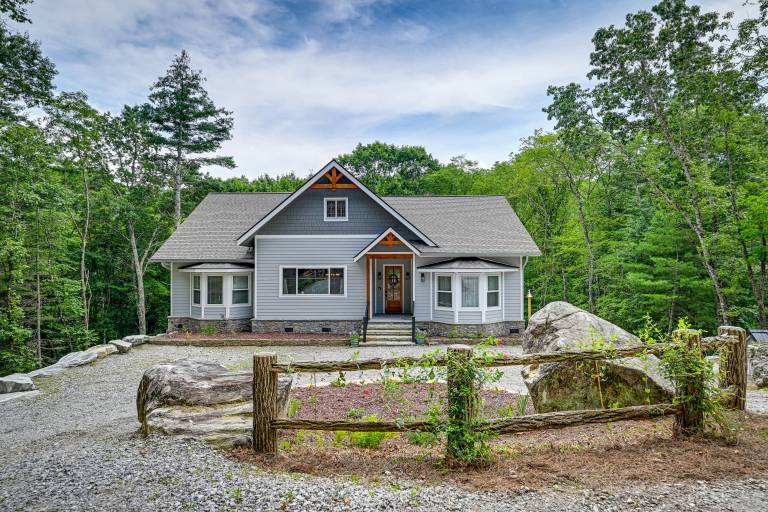 6 Mi to Dtwn Cashiers Spacious Home w Deck