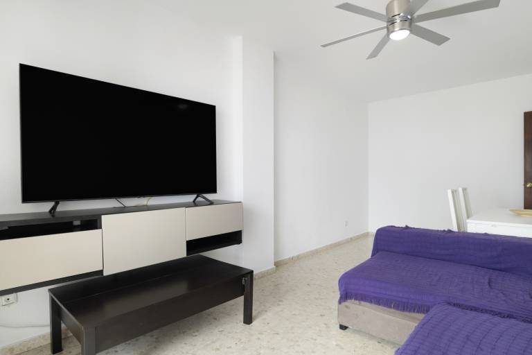 House with fast internet & patio | City view | Next to the beach | Pets are welcome — photo 4