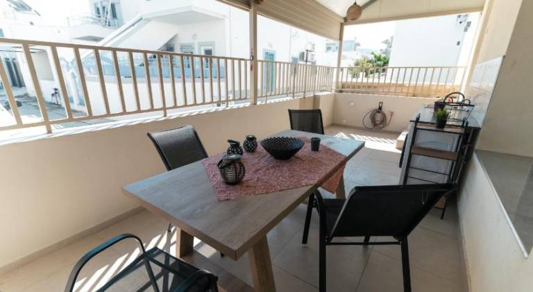 Apartment with terrace & garden — photo 2