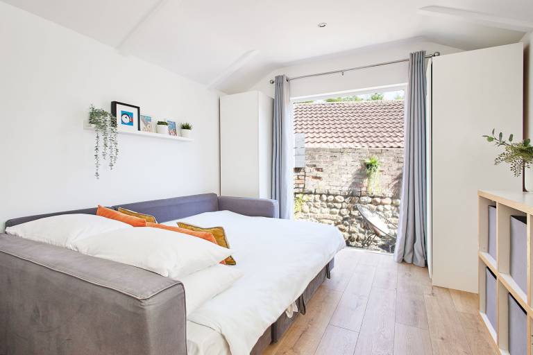 Host Stay Sunnyside Studio — photo 4