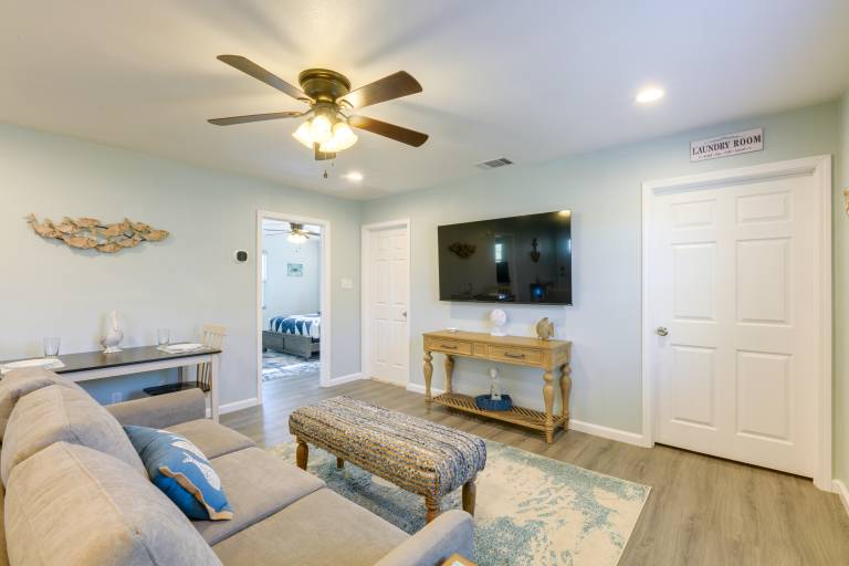 ‘Heron Bay Cottage’ w/ Patio in Rockport! — photo 5