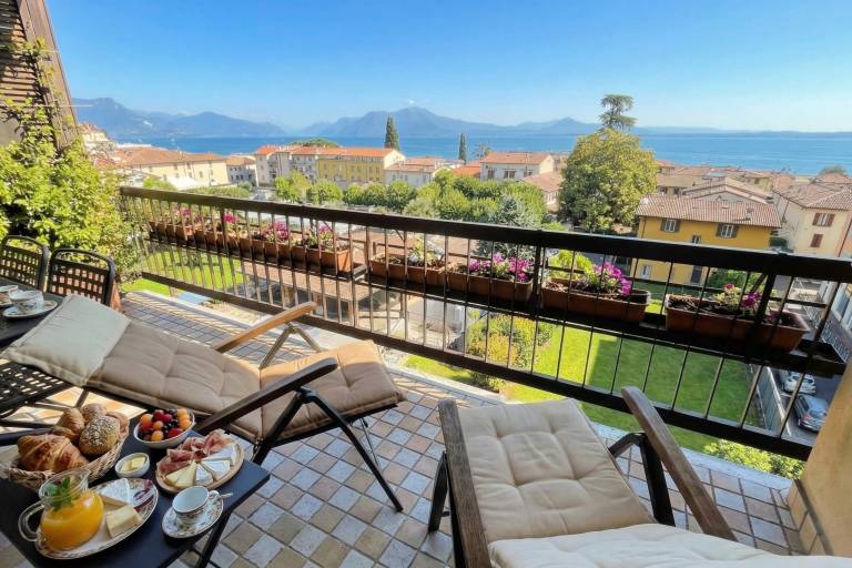 Fully equipped charming holiday apartment with patio | Next to the beach | Pets are welcome — photo 2