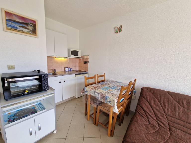 Studio with 1 room for 4 persons — photo 3