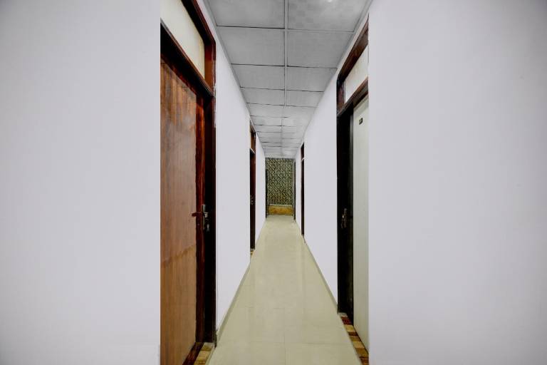 Hotel O Lotus Inn