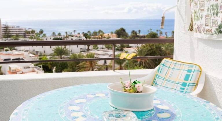 Apartment with terrace & private pool in Adeje