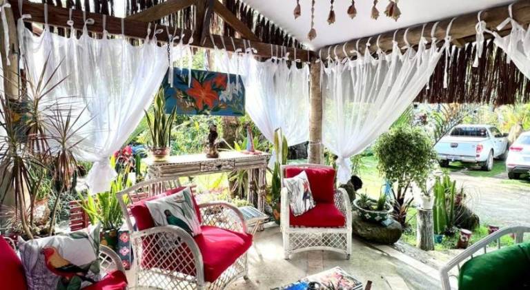 Lodge with garden & terrace in Ilhabela
