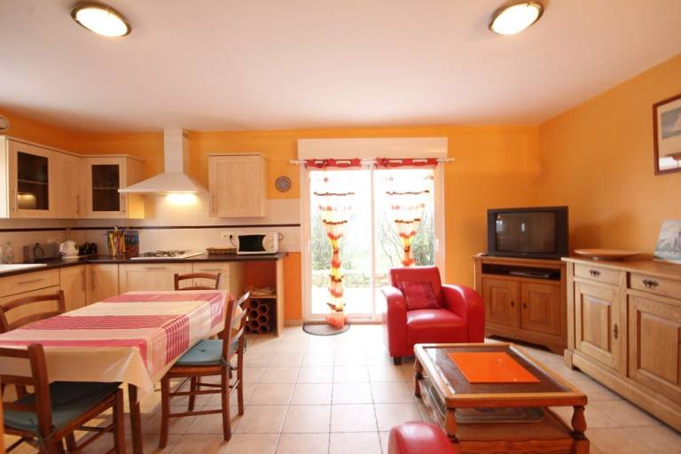 Beautiful gite with patio & yard | Pets allowed — photo 2